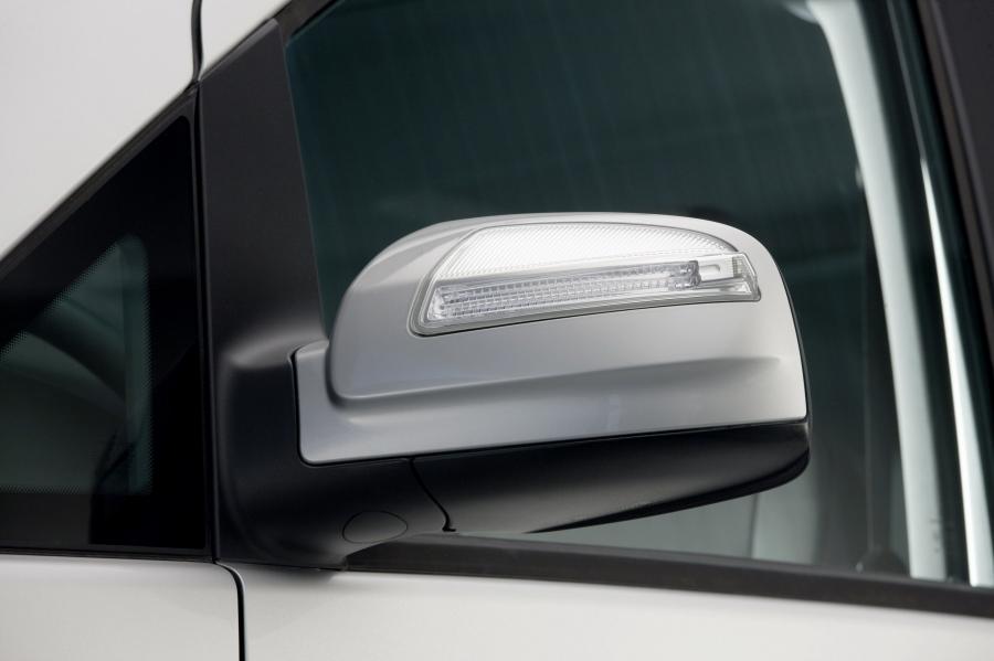  Mercedes-Benz Viano 2011 года  (фото 23 из 140)